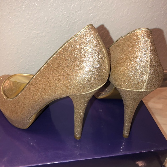 Pumps, high heels - Picture 4 of 4